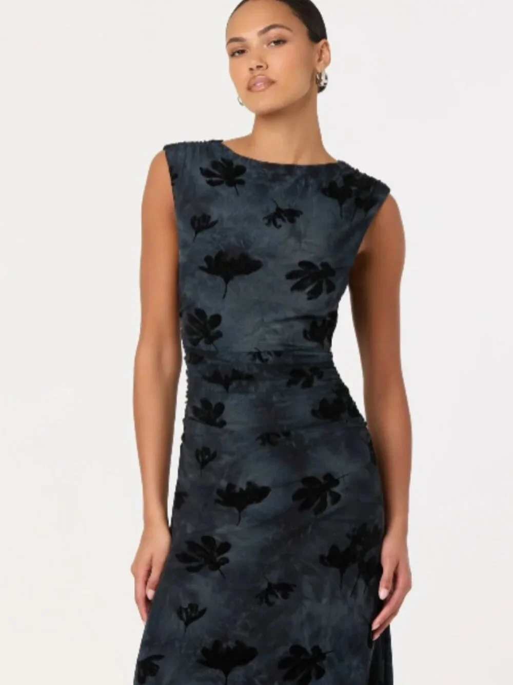 ASTR Tionne Floral Midi Dress - Picture 4 of 4